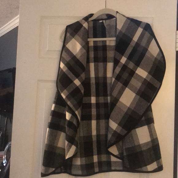 Black & cream vest - Picture 1 of 3